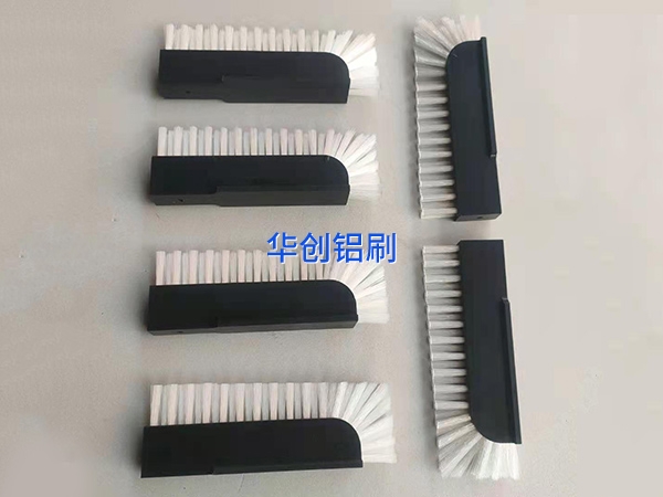 你知道該如何進行毛刷輥的清潔工作嗎？